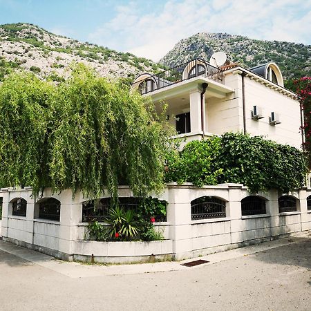 Villa Teuta Risan Exterior photo