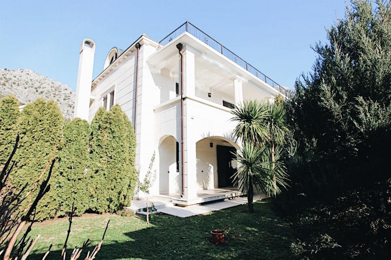 Villa Teuta Risan Exterior photo